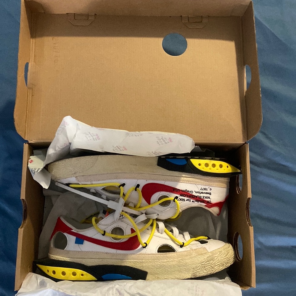 Off white Blazer low university red